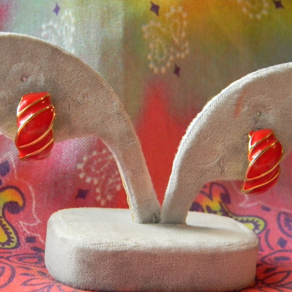 Art Deco Metal Red With Gold Earring's